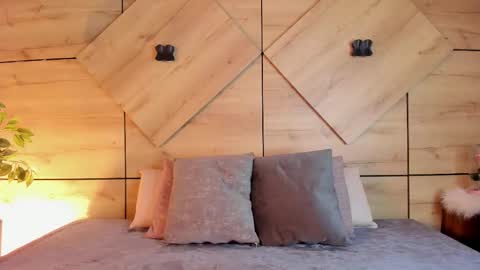     online show from February 2026 12:32:02 PM