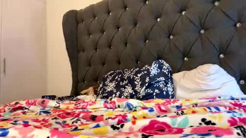 Snapshot of scarlettwhite69 chatting on October 2025 04:10:01 AM Scarlett online show from October 2025 04:10:01 AM