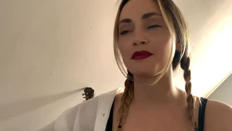 ScarlettxBlonde online show from April 2026 02:15:01 PM