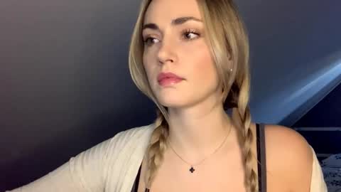 ScarlettxBlonde online show from April 2026 06:38:02 AM