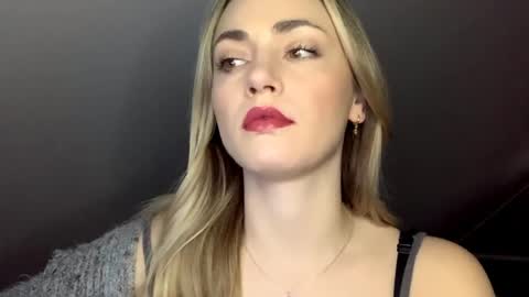 ScarlettxBlonde online show from May 2026 06:19:02 AM
