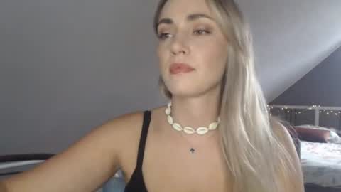Snapshot of scarlettxblonde chatting on July 2026 03:19:02 PM ScarlettxBlonde online show from July 2026 03:19:02 PM