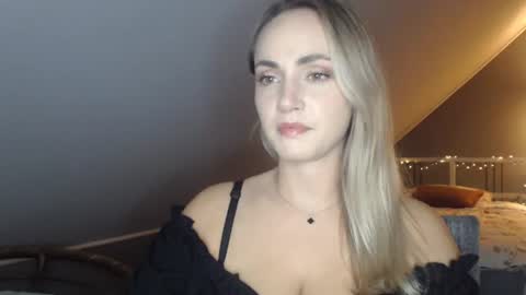 Snapshot of scarlettxblonde chatting on July 2026 08:13:02 PM ScarlettxBlonde online show from July 2026 08:13:02 PM