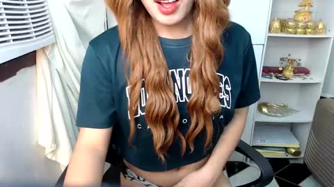 Queen Scarlet online show from December 2024 05:23:01 AM