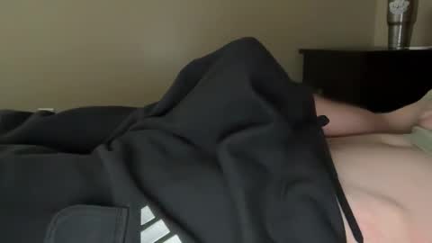 Snapshot of scb894682 chatting on May 2026 10:48:01 PM Skinny College Boy online show from May 2026 10:48:01 PM