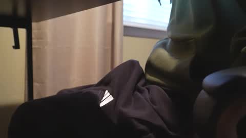 Snapshot of scb894682 chatting on May 2026 10:04:02 PM Skinny College Boy online show from May 2026 10:04:02 PM