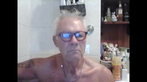 Snapshot of schizzodoro chatting on September 2025 03:19:02 AM schizzodoro online show from September 2025 03:19:02 AM