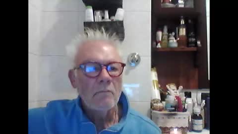 Snapshot of schizzodoro chatting on October 2025 04:21:01 AM schizzodoro online show from October 2025 04:21:01 AM