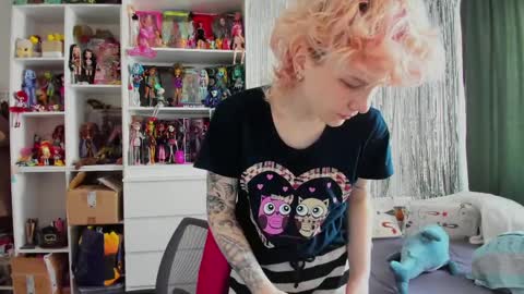 Snapshot of school_love chatting on March 2026 07:09:02 AM Rina online show from March 2026 07:09:02 AM