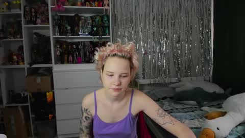 Snapshot of school_love chatting on April 2026 07:09:02 AM Rina online show from April 2026 07:09:02 AM