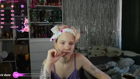 Snapshot of school_love chatting on April 2026 07:09:01 AM Rina online show from April 2026 07:09:01 AM