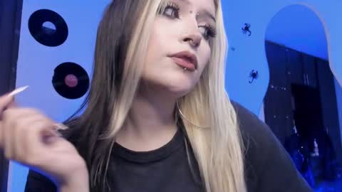 Snapshot of scorpiogyal chatting on November 2025 04:00:01 AM Goddess online show from November 2025 04:00:01 AM