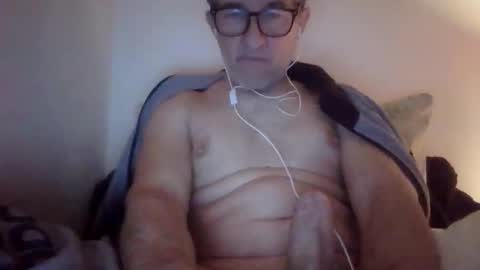 Snapshot of scotchwhieskie chatting on April 2026 10:51:02 PM scotchwhieskie online show from April 2026 10:51:02 PM