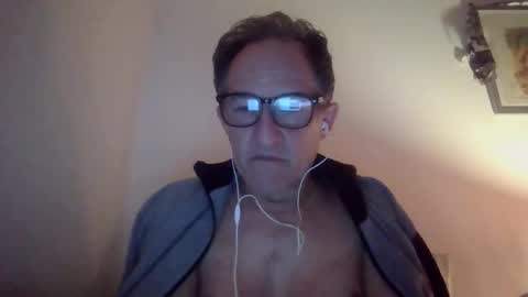 Snapshot of scotchwhieskie chatting on April 2026 11:03:02 PM scotchwhieskie online show from April 2026 11:03:02 PM