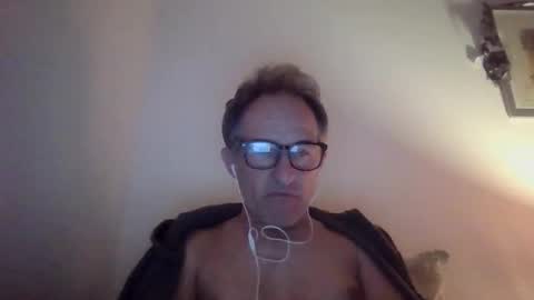 Snapshot of scotchwhieskie chatting on April 2026 10:47:02 PM scotchwhieskie online show from April 2026 10:47:02 PM