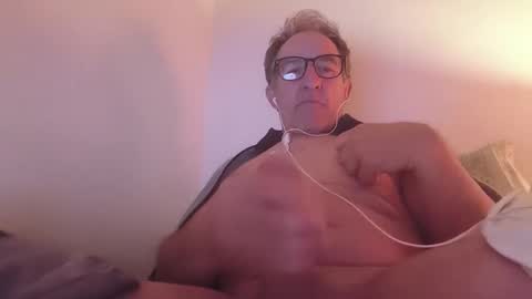 Snapshot of scotchwhieskie chatting on May 2026 11:00:02 PM scotchwhieskie online show from May 2026 11:00:02 PM