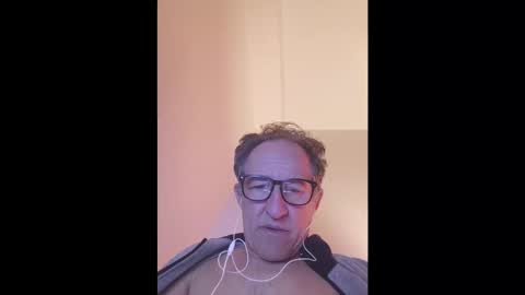 Snapshot of scotchwhieskie chatting on May 2026 10:28:02 PM scotchwhieskie online show from May 2026 10:28:02 PM