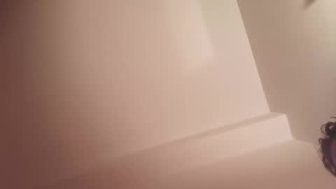 Snapshot of scotchwhieskie chatting on May 2026 10:48:02 PM scotchwhieskie online show from May 2026 10:48:02 PM