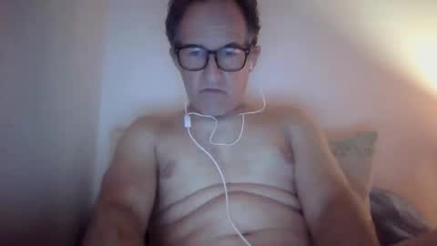 Snapshot of scotchwhieskie chatting on May 2026 10:11:02 PM scotchwhieskie online show from May 2026 10:11:02 PM