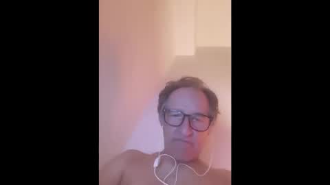 Snapshot of scotchwhieskie chatting on June 2026 10:02:01 PM scotchwhieskie online show from June 2026 10:02:01 PM