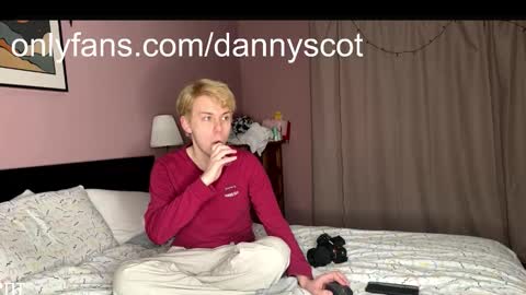 Snapshot of scottish_twink01 chatting on November 2025 04:40:01 PM danny online show from November 2025 04:40:01 PM