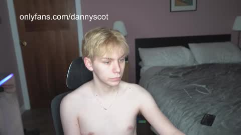 Snapshot of scottish_twink01 chatting on November 2025 05:48:01 PM danny online show from November 2025 05:48:01 PM