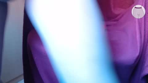 Snapshot of seamlessly chatting on March 2025 04:00:02 PM seamlessly online show from March 2025 04:00:02 PM