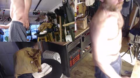 Snapshot of seattlemanwhore chatting on February 2025 03:25:02 PM Seattlemanwhore online show from February 2025 03:25:02 PM