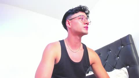 Snapshot of sebastian_dash chatting on January 2025 09:46:01 PM SEBAS online show from January 2025 09:46:01 PM