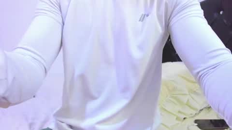 Snapshot of sebastian_dash chatting on February 2025 12:58:02 AM SEBAS online show from February 2025 12:58:02 AM