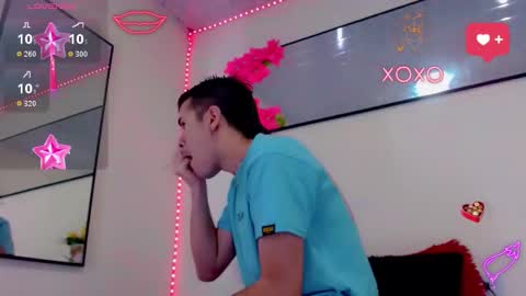 Snapshot of sebastian_loaiza chatting on December 2025 12:00:02 PM Sebastian online show from December 2025 12:00:02 PM