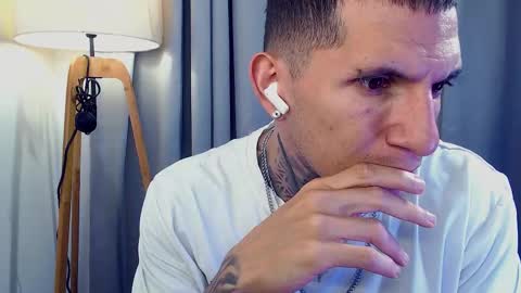 Snapshot of sebastian_muss chatting on October 2025 05:34:01 PM Sebastian online show from October 2025 05:34:01 PM