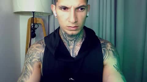 Snapshot of sebastian_muss chatting on November 2025 12:54:02 AM Sebastian online show from November 2025 12:54:02 AM