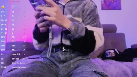     .  INDEPENDENT MODEL online show from February 2026 12:36:02 PM