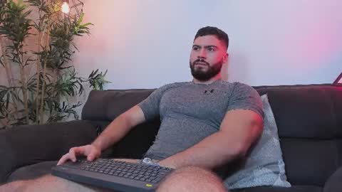 Snapshot of sebastianvilla__ chatting on June 2026 09:57:02 PM Instagram jeanpaulfit online show from June 2026 09:57:02 PM