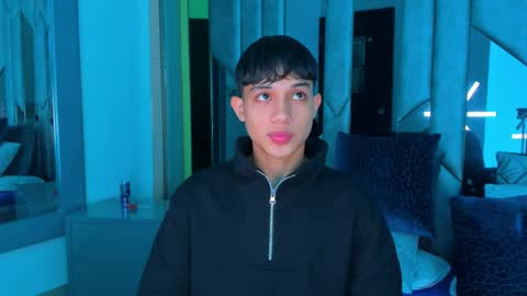 Sebastian online show from September 2025 04:25:02 AM