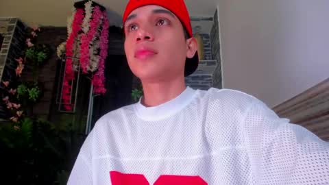 Snapshot of sebax_00 chatting on April 2026 04:01:01 AM Sebastian online show from April 2026 04:01:01 AM