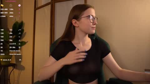 Snapshot of second_aid chatting on October 2025 04:18:01 PM Brenda online show from October 2025 04:18:01 PM