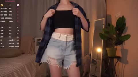 Snapshot of second_aid chatting on November 2025 04:18:02 PM Brenda online show from November 2025 04:18:02 PM