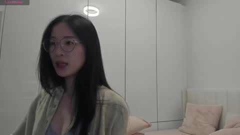 Angela online show from November 2025 12:46:01 AM