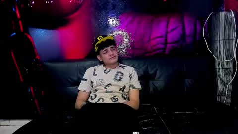 3some HORNY KIMGOOD GIRL LOOKING TO EXPERIENCE ALL KINDS OF SHOW online show from March 2025 03:54:01 AM