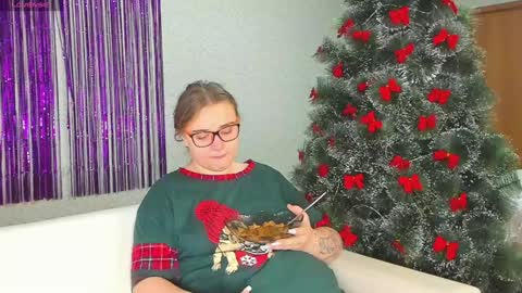 Snapshot of seductive_she_wolf chatting on December 2024 12:23:02 PM seductive_she_wolf online show from December 2024 12:23:02 PM
