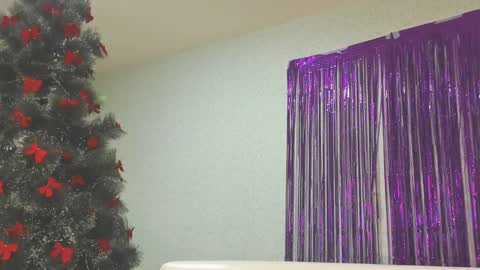 Snapshot of seductive_she_wolf chatting on December 2024 04:52:01 PM seductive_she_wolf online show from December 2024 04:52:01 PM