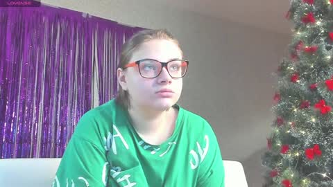 Snapshot of seductive_she_wolf chatting on December 2024 09:17:02 AM seductive_she_wolf online show from December 2024 09:17:02 AM