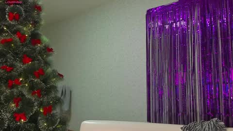 Snapshot of seductive_she_wolf chatting on December 2024 03:02:01 PM seductive_she_wolf online show from December 2024 03:02:01 PM