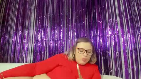 Snapshot of seductive_she_wolf chatting on January 2025 02:55:02 PM seductive_she_wolf online show from January 2025 02:55:02 PM