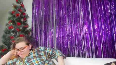 Snapshot of seductive_she_wolf chatting on January 2025 07:49:01 PM seductive_she_wolf online show from January 2025 07:49:01 PM