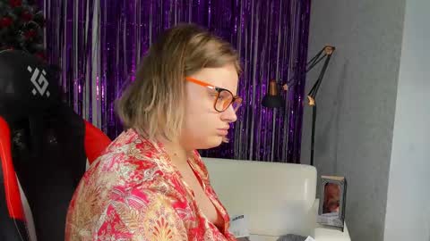 Snapshot of seductive_she_wolf chatting on January 2025 12:57:02 AM seductive_she_wolf online show from January 2025 12:57:02 AM