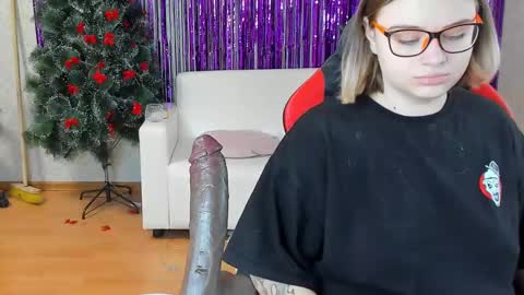 Snapshot of seductive_she_wolf chatting on February 2025 11:20:01 AM seductive_she_wolf online show from February 2025 11:20:01 AM
