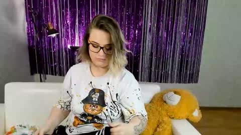 Snapshot of seductive_she_wolf chatting on March 2025 05:31:02 AM seductive_she_wolf online show from March 2025 05:31:02 AM
